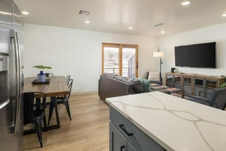 모아브 Near Downtown Stylish 2Br With Amazing Patio - 6 빌라 외부 사진